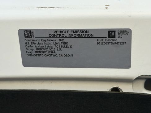 Used 2021 Chevrolet Malibu LT FWD image 21