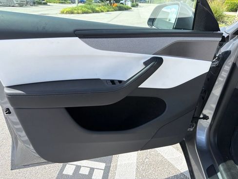 Used 2026 Tesla Model Y 2WD image 19