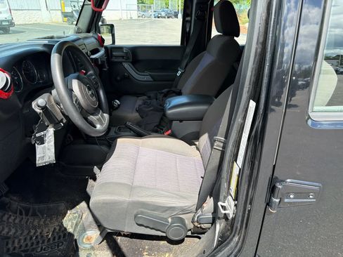 Used 2011 Jeep Wrangler Unlimited Sport AWD/4WD image 6
