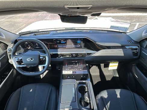 New 2025 INFINITI QX80 Sensory image 12