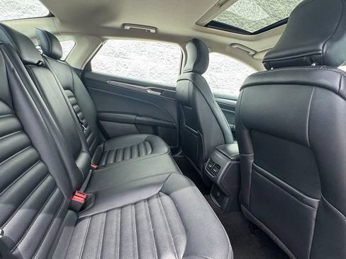 Used 2019 Ford Fusion SEL FWD image 9