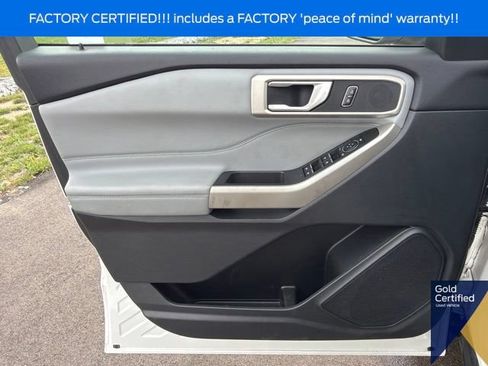 Used 2023 Ford Explorer XLT w/ Equipment Group 202A AWD/4WD image 26