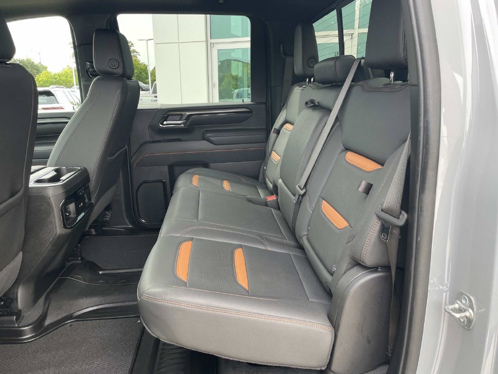 Used 2025 GMC Sierra 2500 AT4 w/ AT4 Preferred Package AWD/4WD image 11