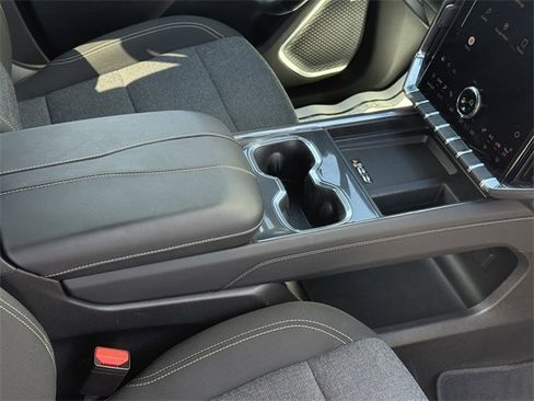 Used 2025 GMC Acadia Elevation image 17