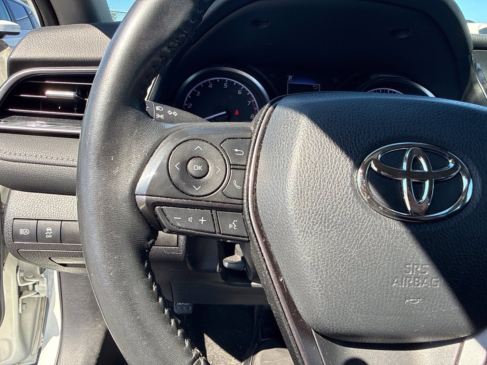 Used 2023 Toyota Camry SE w/ Convenience Package FWD image 17