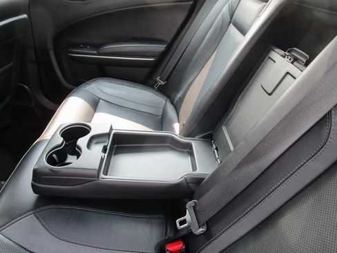 Used 2022 Dodge Charger SXT w/ Leather Interior Group image 15