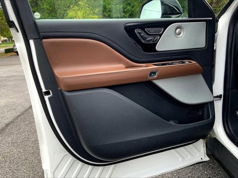 Used 2020 Lincoln Aviator Reserve w/ Equipment Group 201A image 22