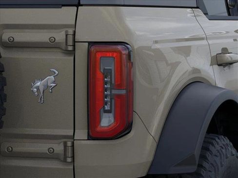 New 2025 Ford Bronco Outer Banks w/ Sasquatch Package image 23