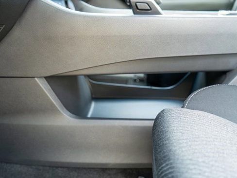 Certified 2025 Nissan Rogue SV image 22