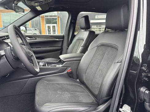 New 2026 Jeep Grand Cherokee L 4WD image 23