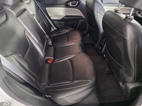 Certified 2025 Jeep Compass Limited image 28