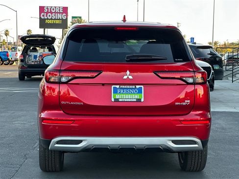 New 2025 Mitsubishi Outlander SE image 6