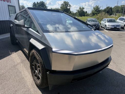 Used 2024 Tesla Cybertruck Cyberbeast AWD/4WD image 5