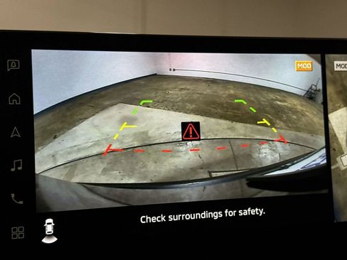 Used 2025 Mitsubishi Outlander SE image 16