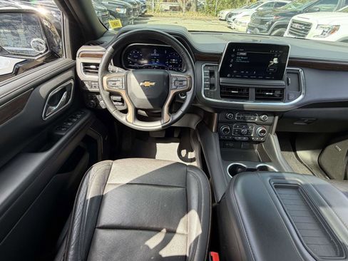 Certified 2024 Chevrolet Suburban High Country AWD/4WD image 15