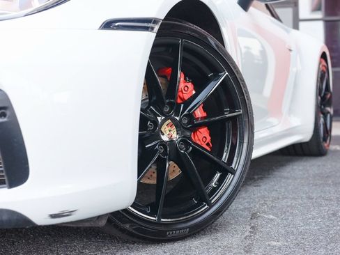 Used 2020 Porsche 911 Carrera RWD image 2