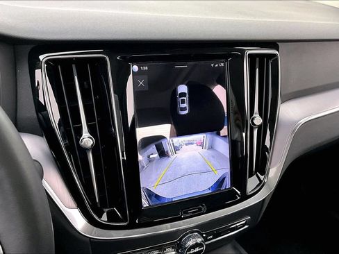 Used 2024 Volvo S60 B5 Core FWD image 30