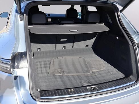 Used 2023 Porsche Cayenne GTS AWD/4WD image 18