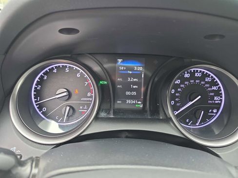 Used 2021 Toyota Camry SE image 9