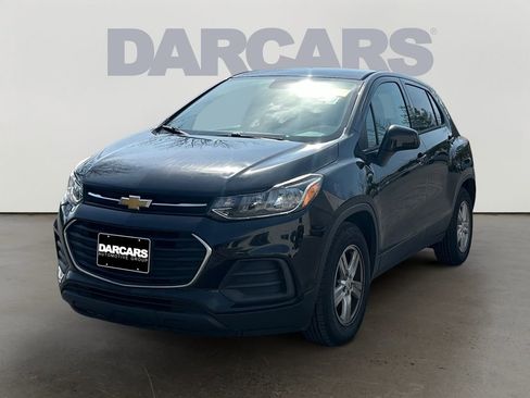 Used 2020 Chevrolet Trax LS w/ Tint and Cruise Package image 3