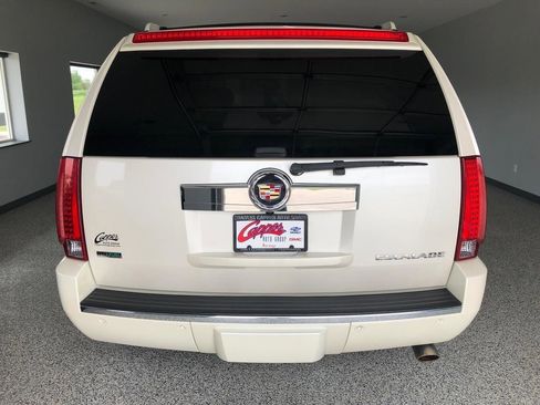 Used 2011 Cadillac Escalade Premium AWD/4WD image 3