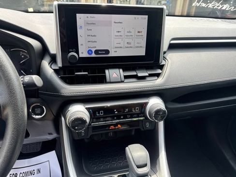Used 2025 Toyota RAV4 XLE FWD image 18