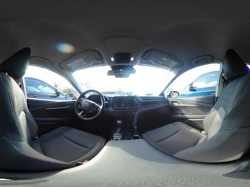 Used 2025 Toyota Camry LE image 41