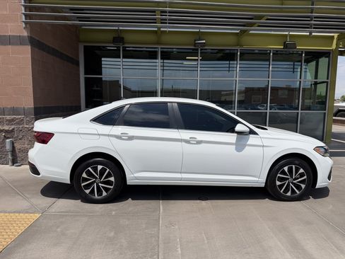 Used 2024 Volkswagen Jetta S FWD image 9