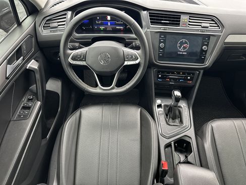 Used 2022 Volkswagen Tiguan SE image 24