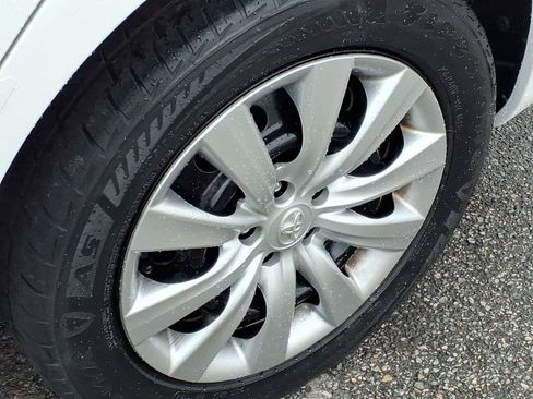 Used 2013 Toyota Corolla LE FWD image 9