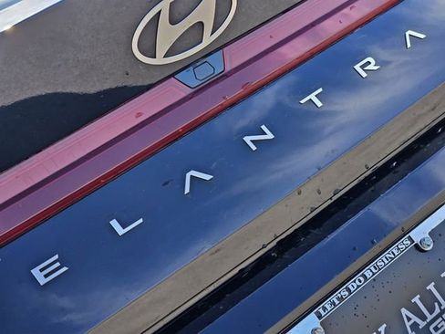 Used 2024 Hyundai Elantra SEL image 11