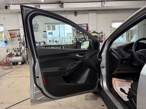 Used 2016 Ford Focus SE image 12