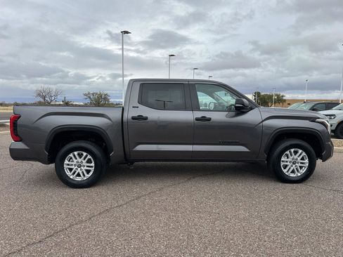 Used 2022 Toyota Tundra SR5 w/ Convenience Package image 7