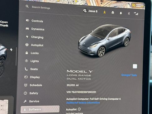 Used 2025 Tesla Model Y Long Range image 29