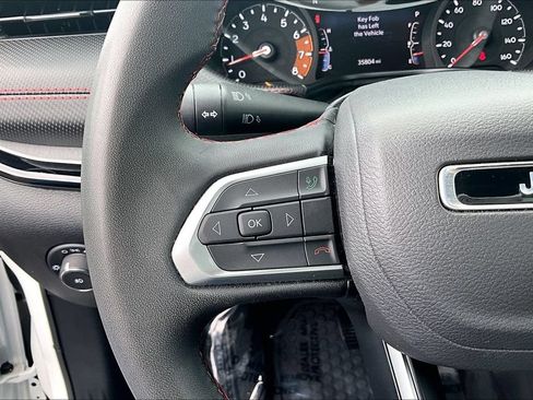 Used 2025 Jeep Compass Trailhawk AWD/4WD image 13