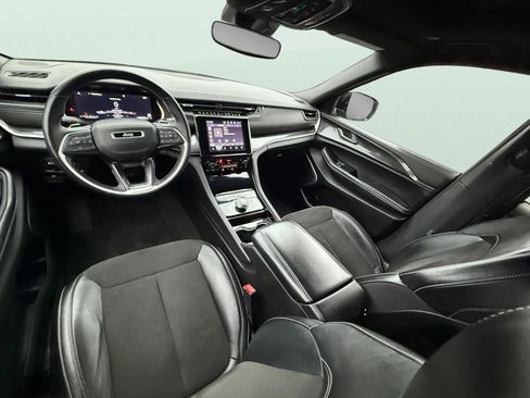 Used 2022 Jeep Grand Cherokee L Laredo image 10