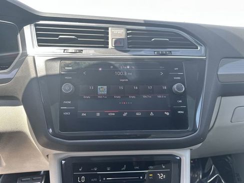 Used 2021 Volkswagen Atlas Cross Sport SE w/ Panoramic Sunroof Package image 25