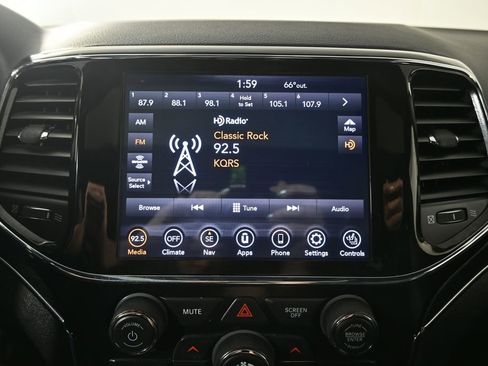 Used 2022 Jeep Grand Cherokee Limited AWD/4WD image 27