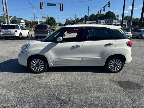 Used 2014 FIAT 500L Easy w/ Popular Equipment Group FWD image 2