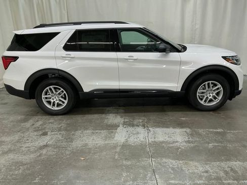 New 2026 Ford Explorer Active AWD/4WD image 2
