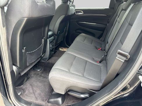 Used 2018 Jeep Grand Cherokee Laredo AWD/4WD image 11