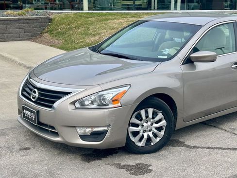 Used 2015 Nissan Altima 2.5 S w/ Power Driver Seat Package image 2