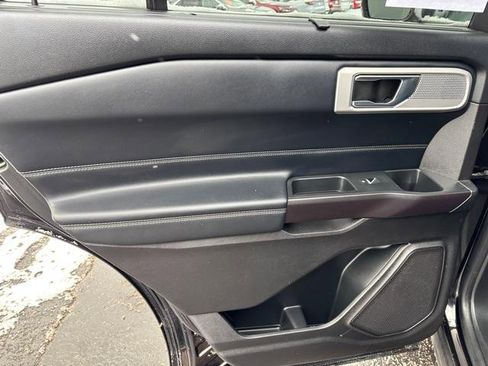 Used 2020 Ford Explorer Limited image 12