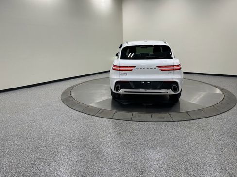 Used 2022 Genesis GV70 2.5T image 7