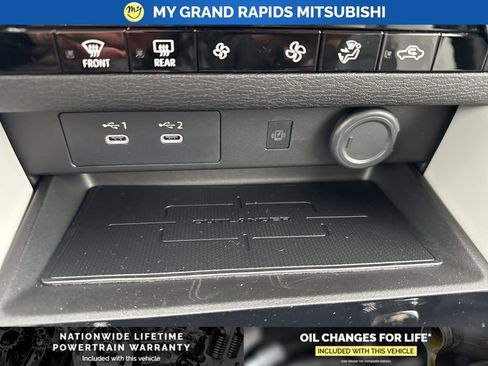 New 2026 Mitsubishi Outlander SE image 24