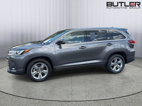 Used 2018 Toyota Highlander Limited FWD image 3