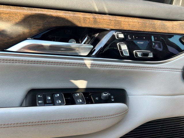 Used 2022 Jeep Grand Wagoneer Series II w/ Convenience Group III AWD/4WD image 17