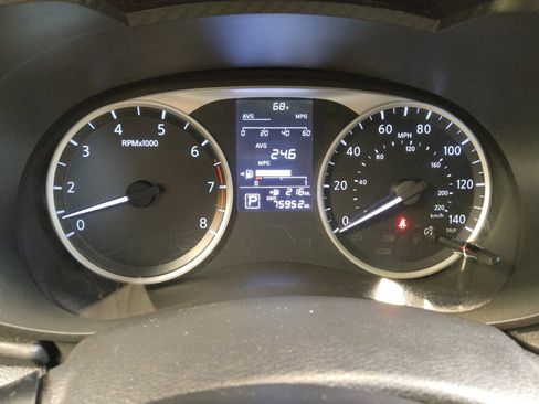 Used 2020 Nissan Versa S FWD image 23