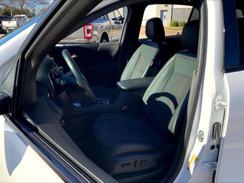 Used 2023 Chevrolet Equinox RS image 7