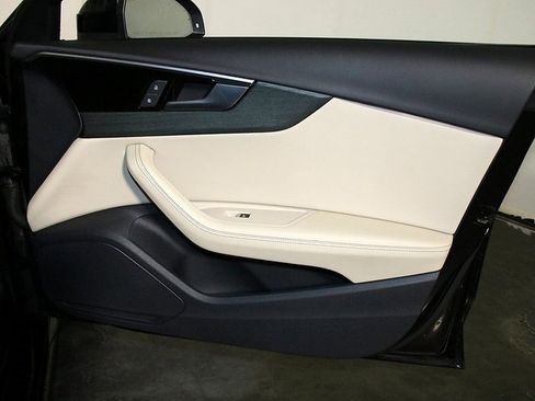 Used 2022 Audi A4 2.0T Premium Plus image 32